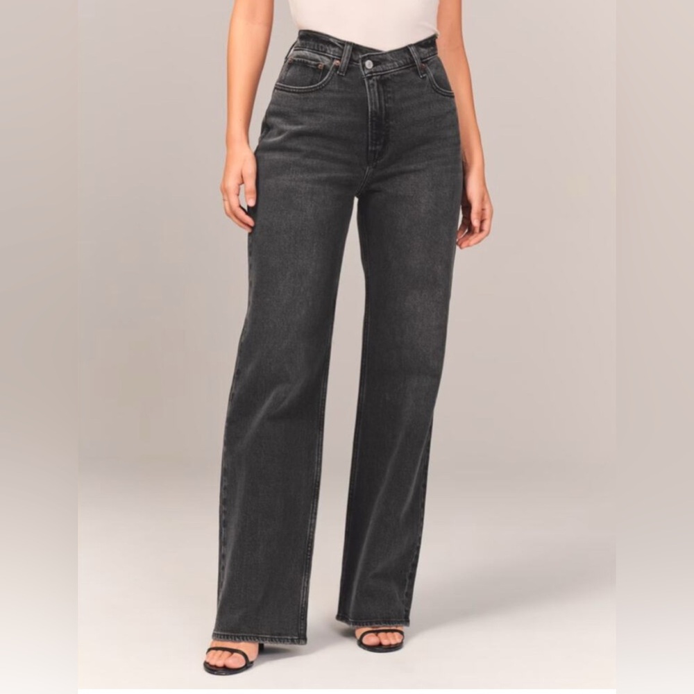 A&F ‘90s Curve Love Relaxed Jean High Rise - Size 28/6R, Dark Grey, like new